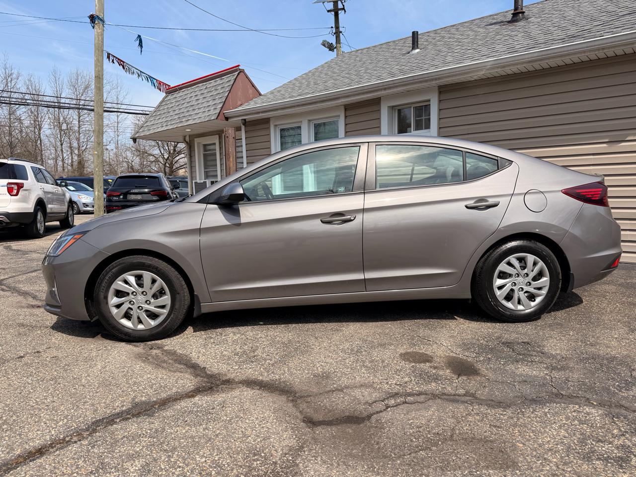 Hyundai Elantra SE IVT 2020