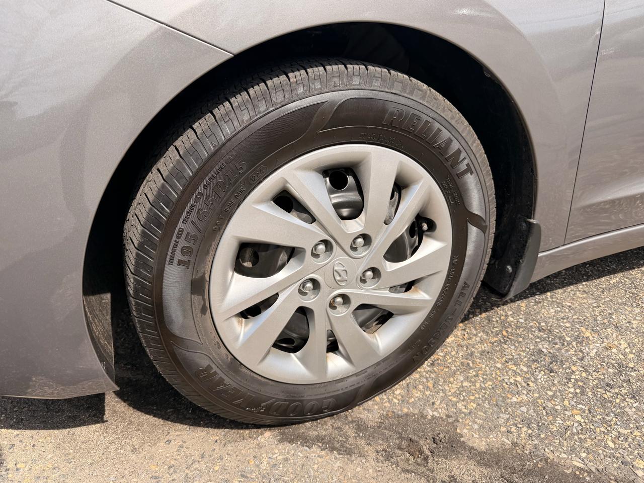 Hyundai Elantra SE IVT 2020