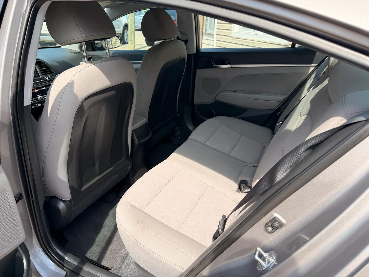 Hyundai Elantra SE IVT 2020