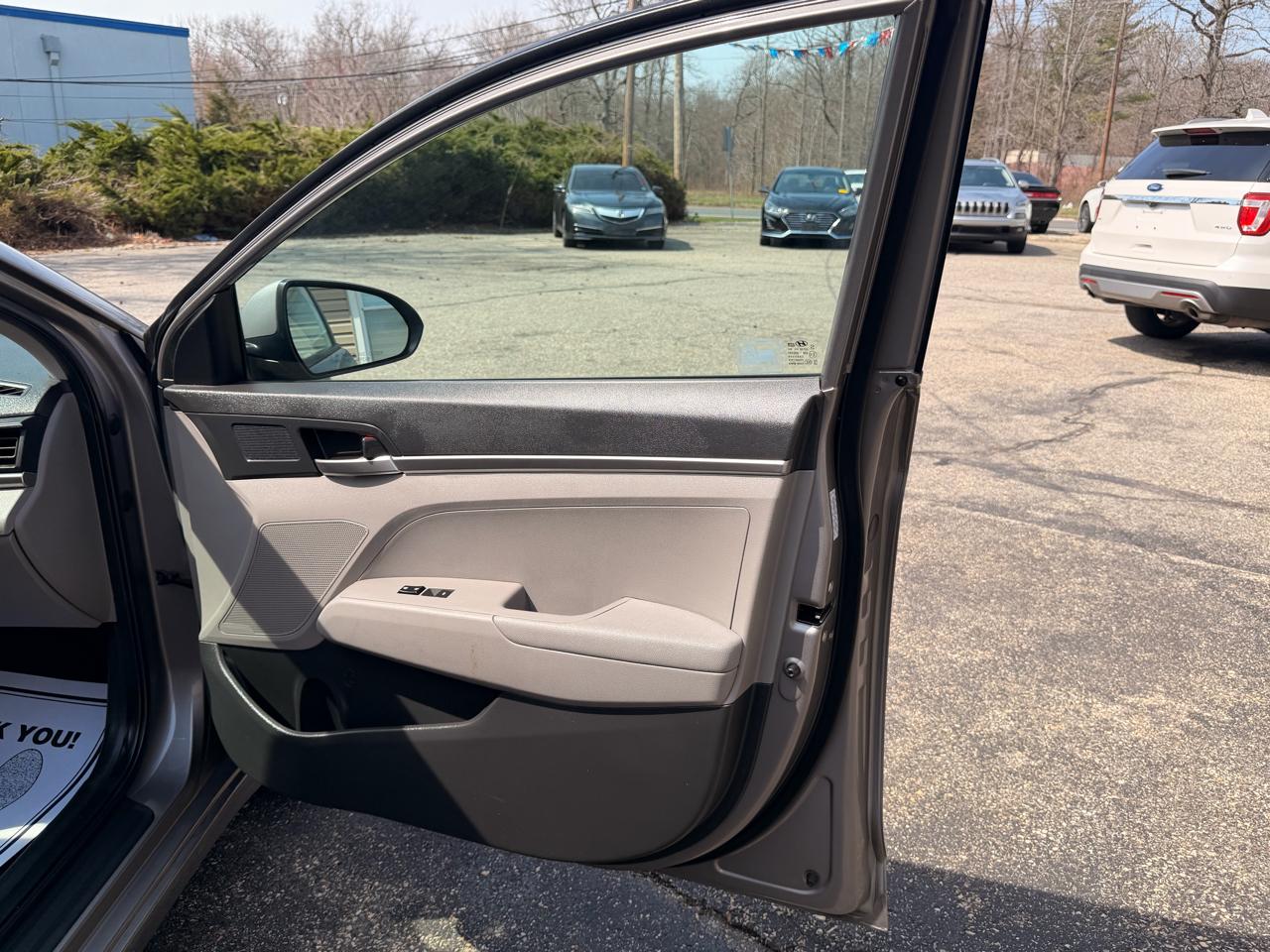 Hyundai Elantra SE IVT 2020