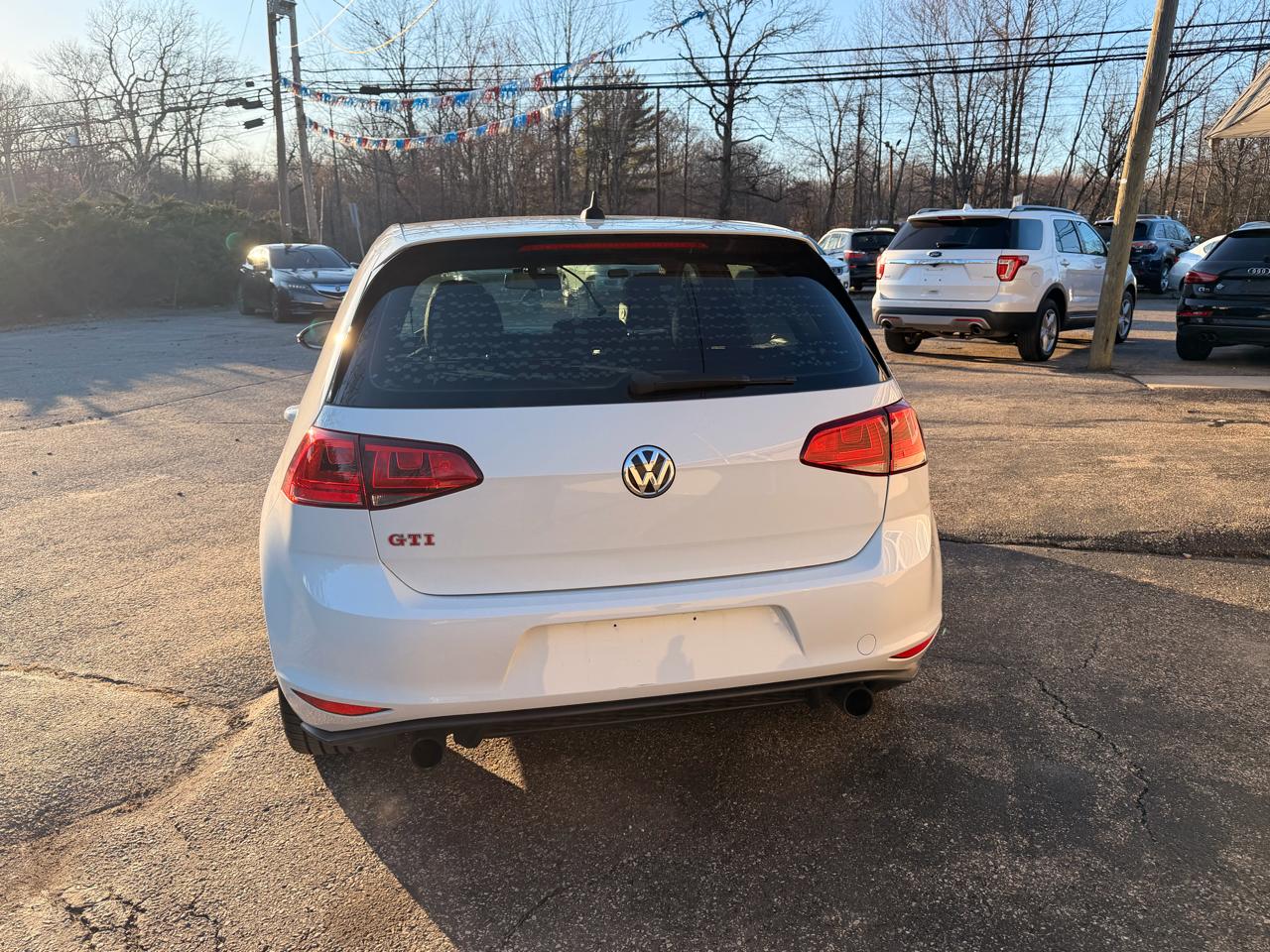 Volkswagen Golf GTI 2.0T 4-Door Autobahn DSG 2017