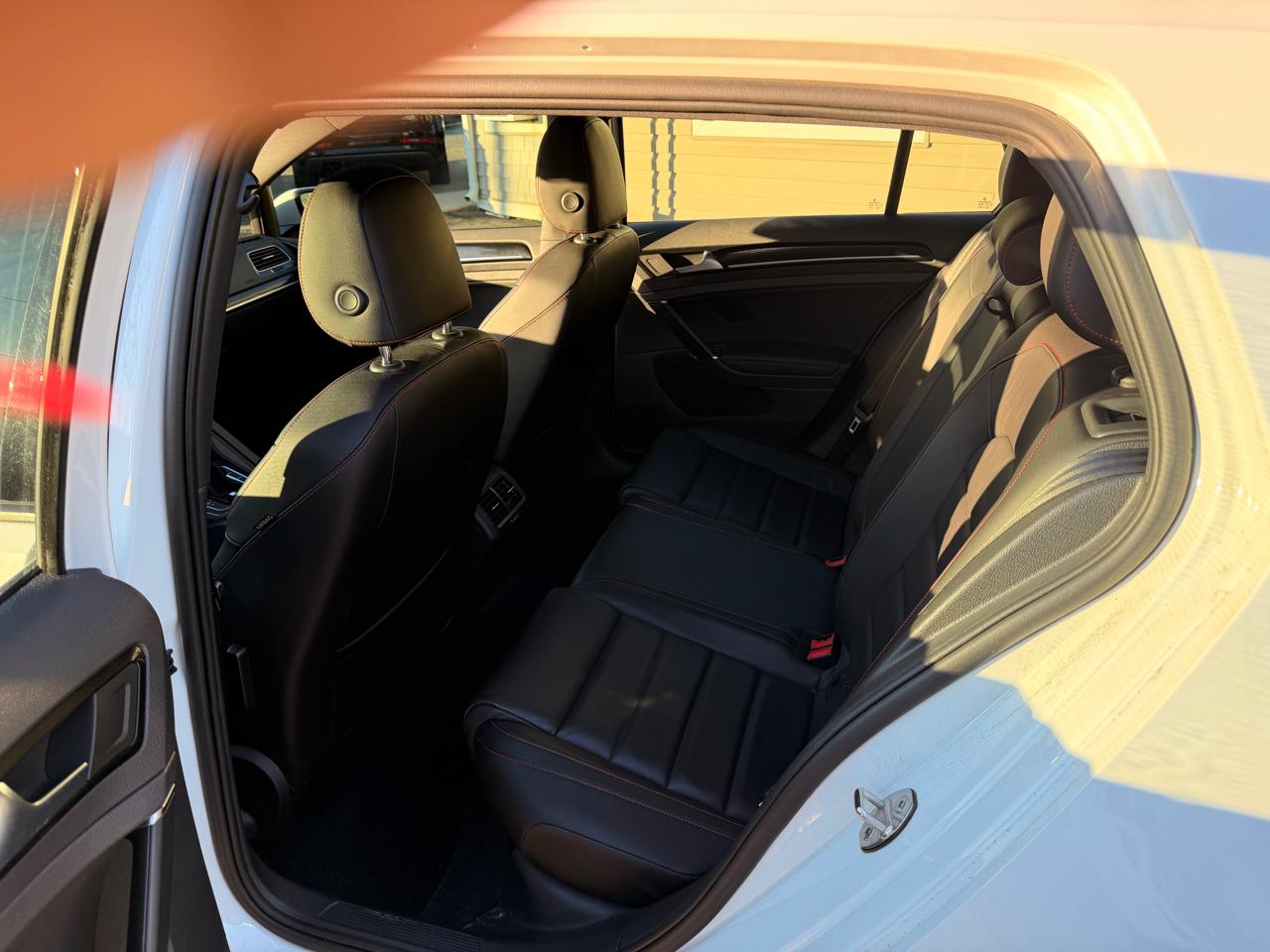 Volkswagen Golf GTI 2.0T 4-Door Autobahn DSG 2017