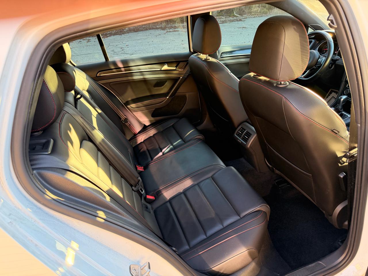 Volkswagen Golf GTI 2.0T 4-Door Autobahn DSG 2017