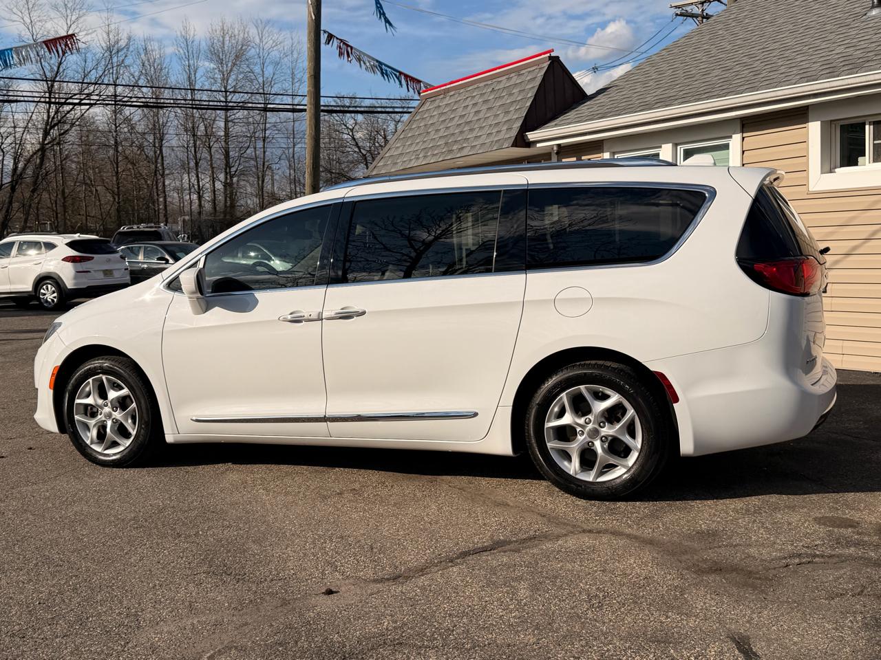 Chrysler Pacifica Touring L FWD 2018