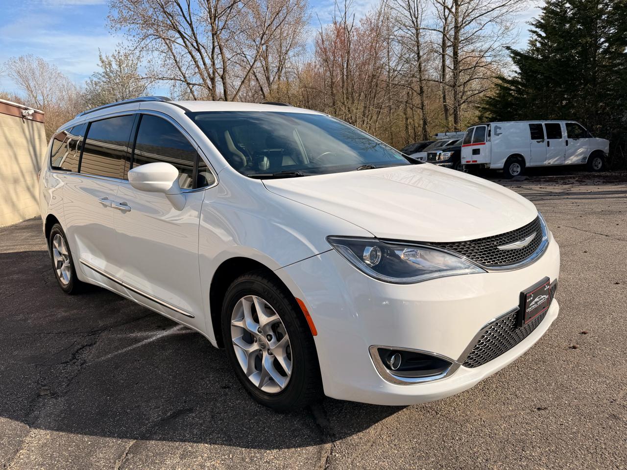 Chrysler Pacifica Touring L FWD 2018