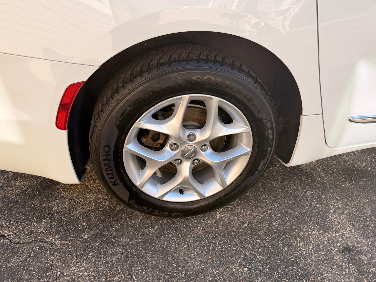 Chrysler Pacifica Touring L FWD 2018