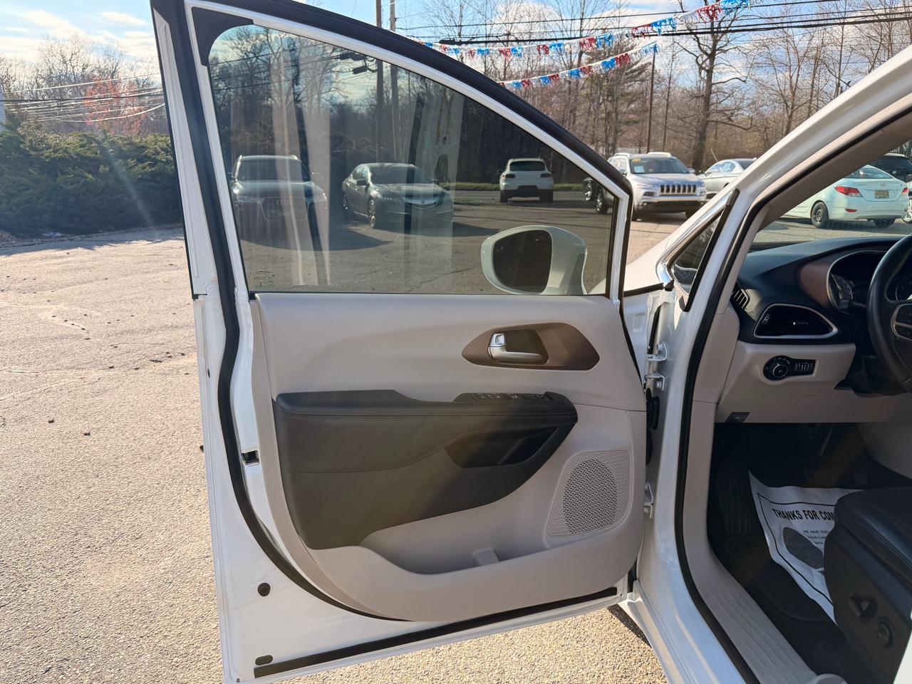 Chrysler Pacifica Touring L FWD 2018