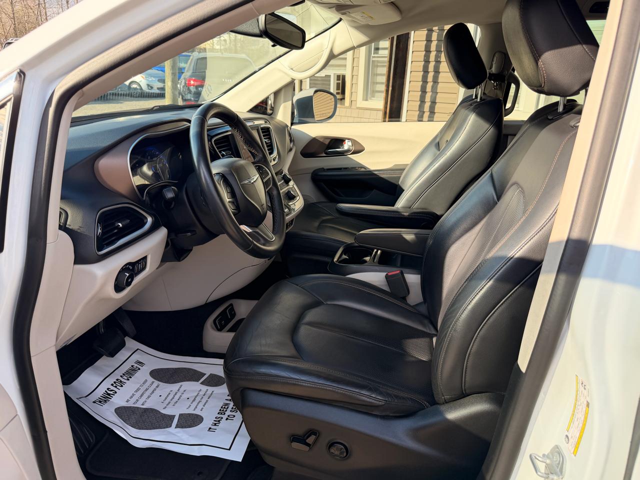 Chrysler Pacifica Touring L FWD 2018