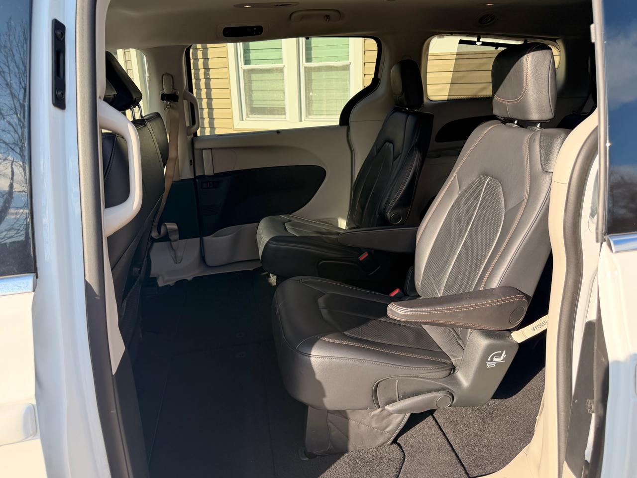 Chrysler Pacifica Touring L FWD 2018