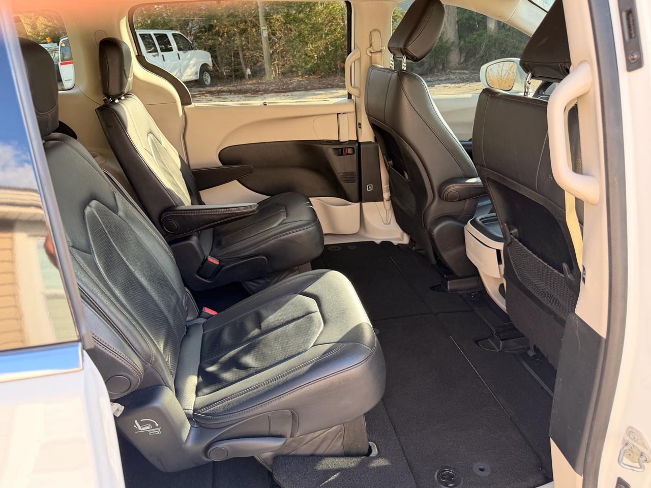 Chrysler Pacifica Touring L FWD 2018