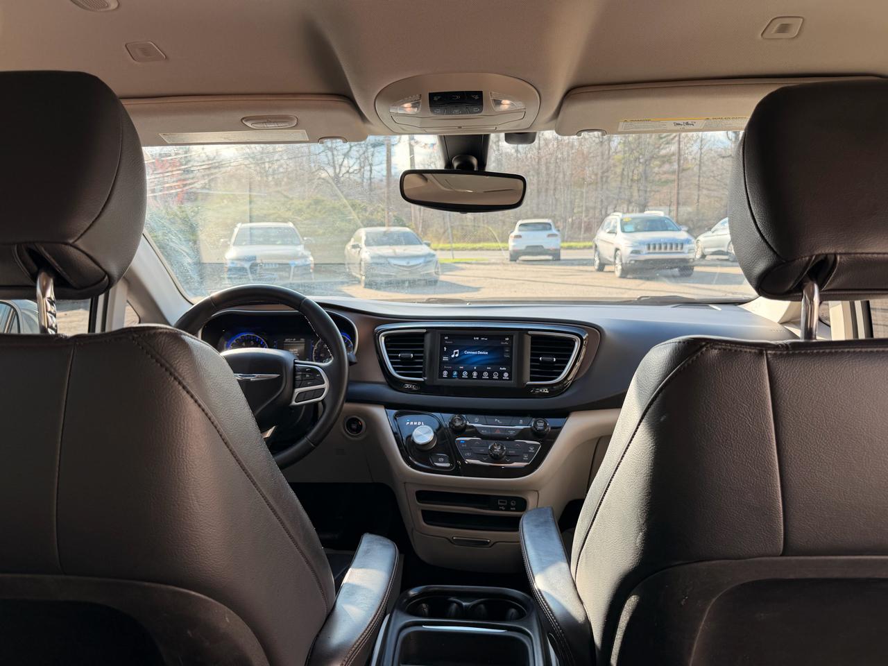 Chrysler Pacifica Touring L FWD 2018