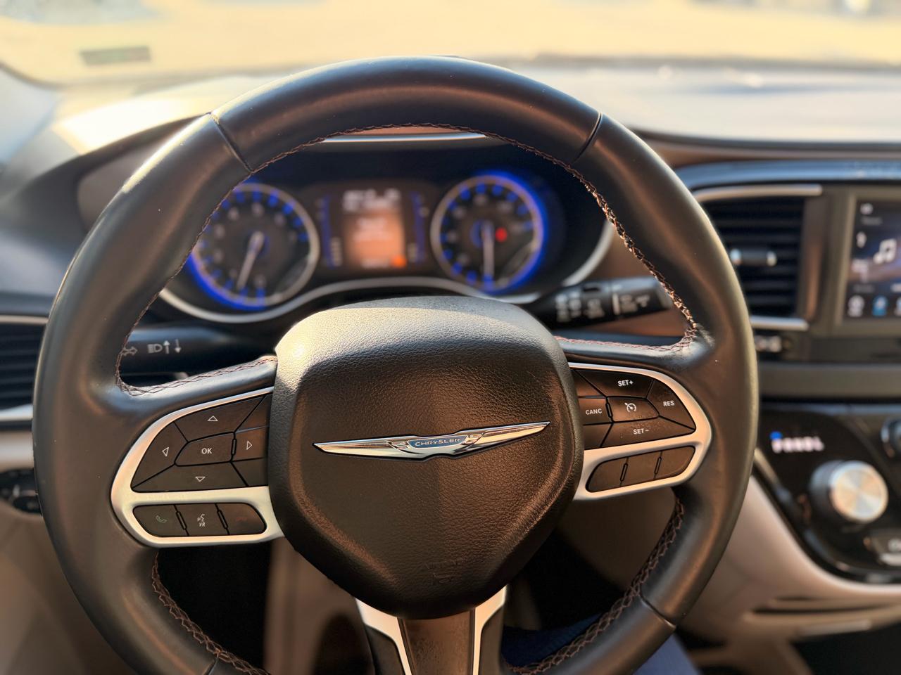 Chrysler Pacifica Touring L FWD 2018