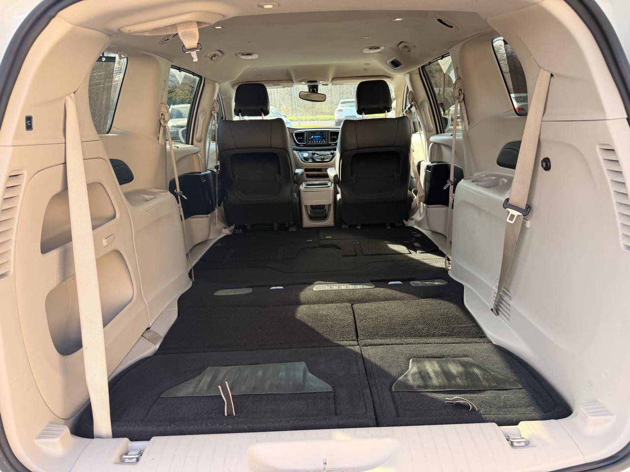 Chrysler Pacifica Touring L FWD 2018