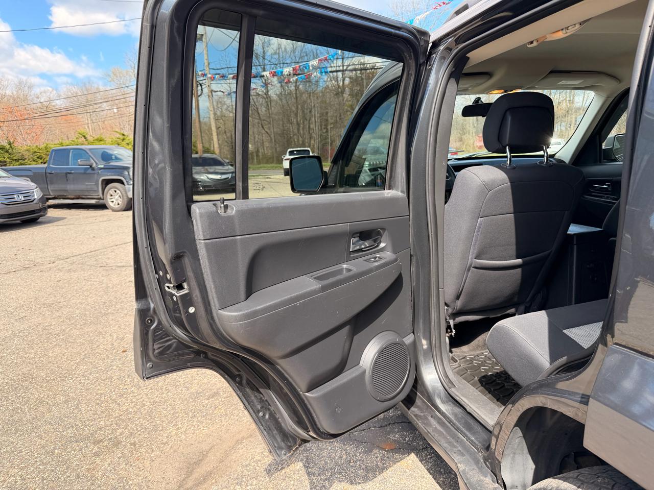 Jeep Liberty 4WD 4dr Sport 2010