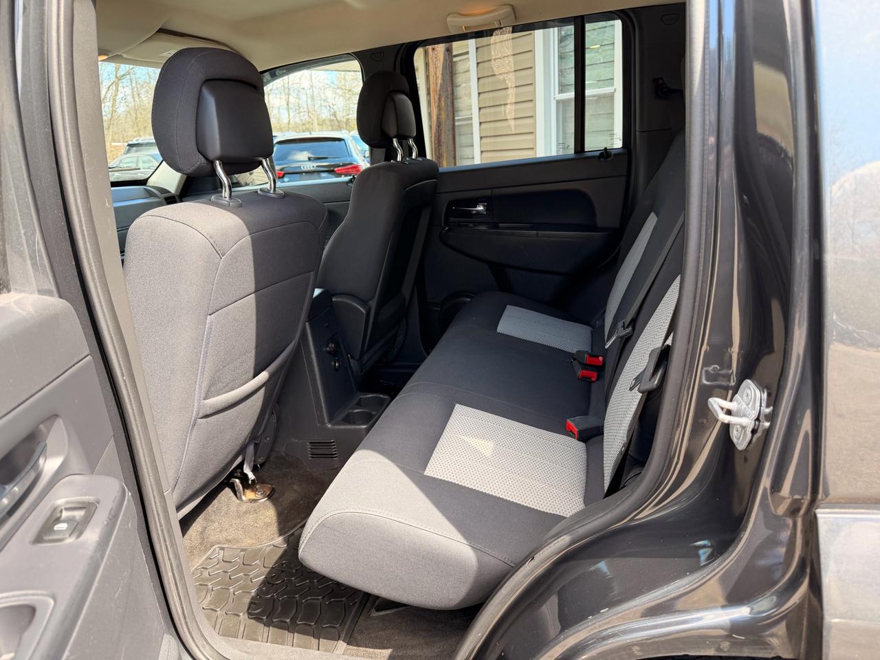 Jeep Liberty 4WD 4dr Sport 2010