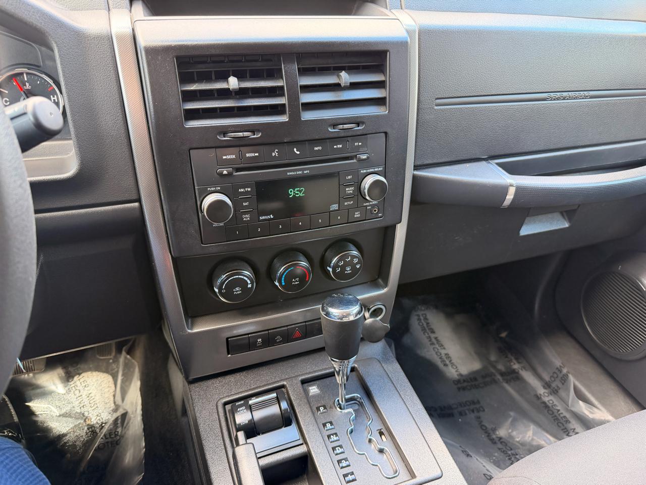 Jeep Liberty 4WD 4dr Sport 2010