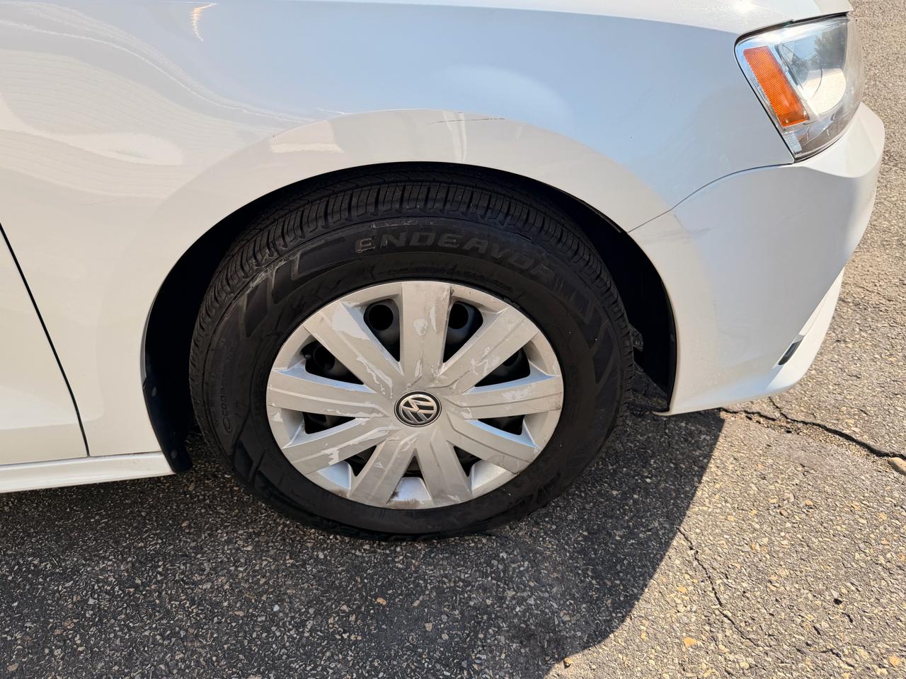 Volkswagen Jetta Sedan 4dr Auto 2.0L S 2015