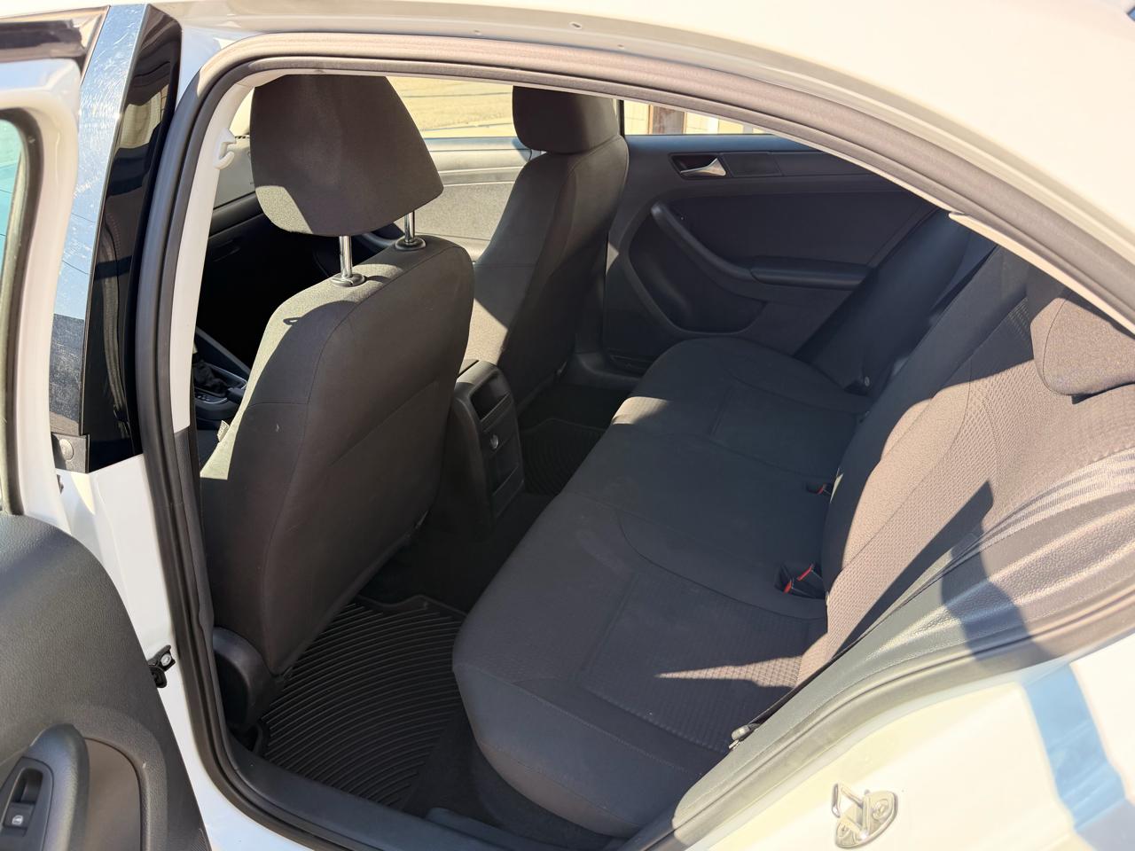 Volkswagen Jetta Sedan 4dr Auto 2.0L S 2015