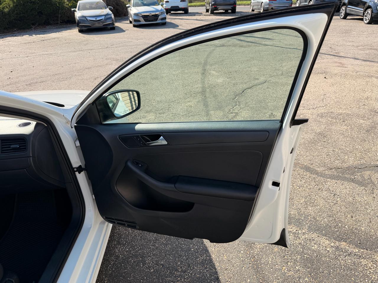 Volkswagen Jetta Sedan 4dr Auto 2.0L S 2015