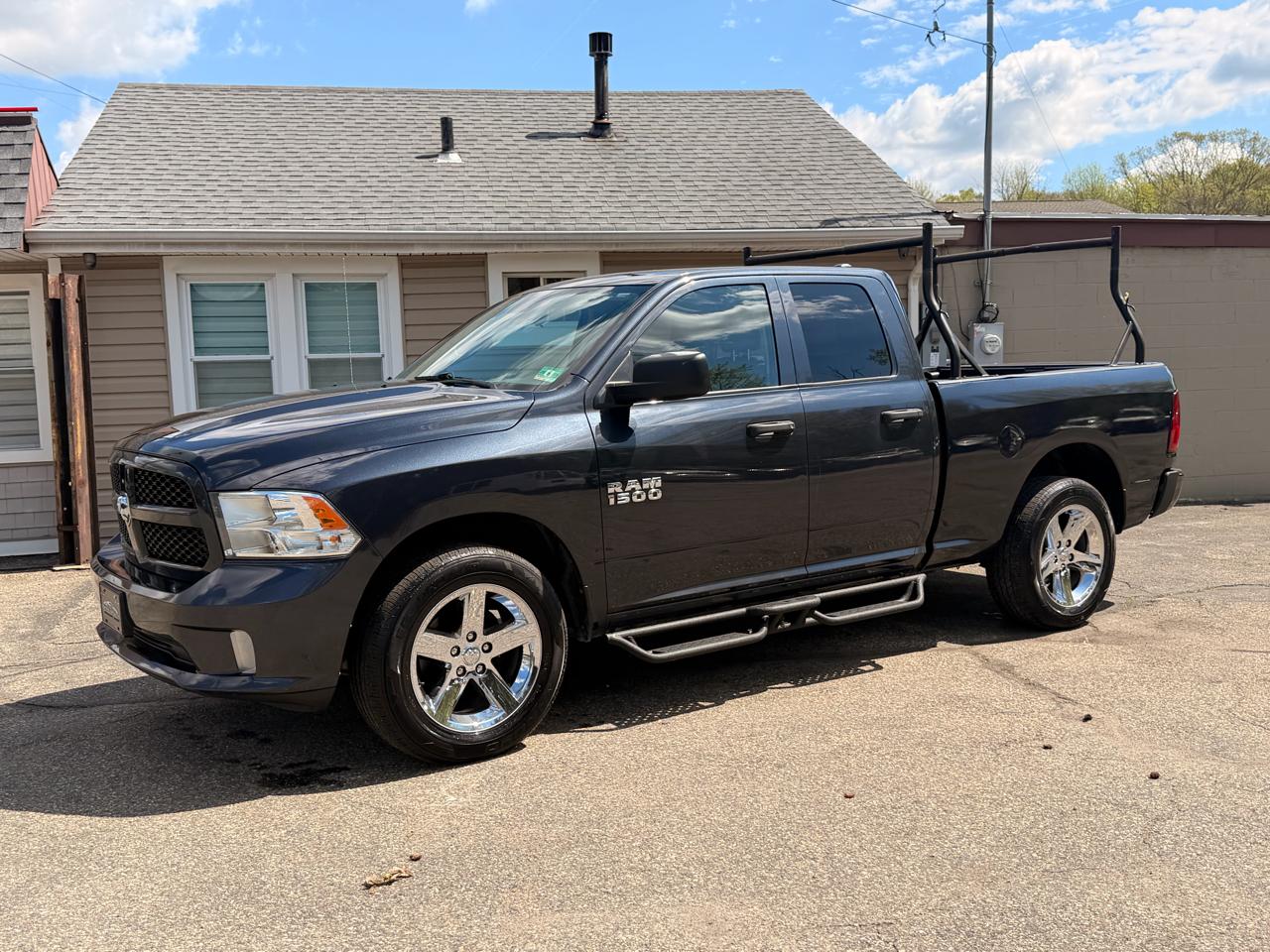 RAM 1500 Express 4x4 Quad Cab 6'4" Box 2018