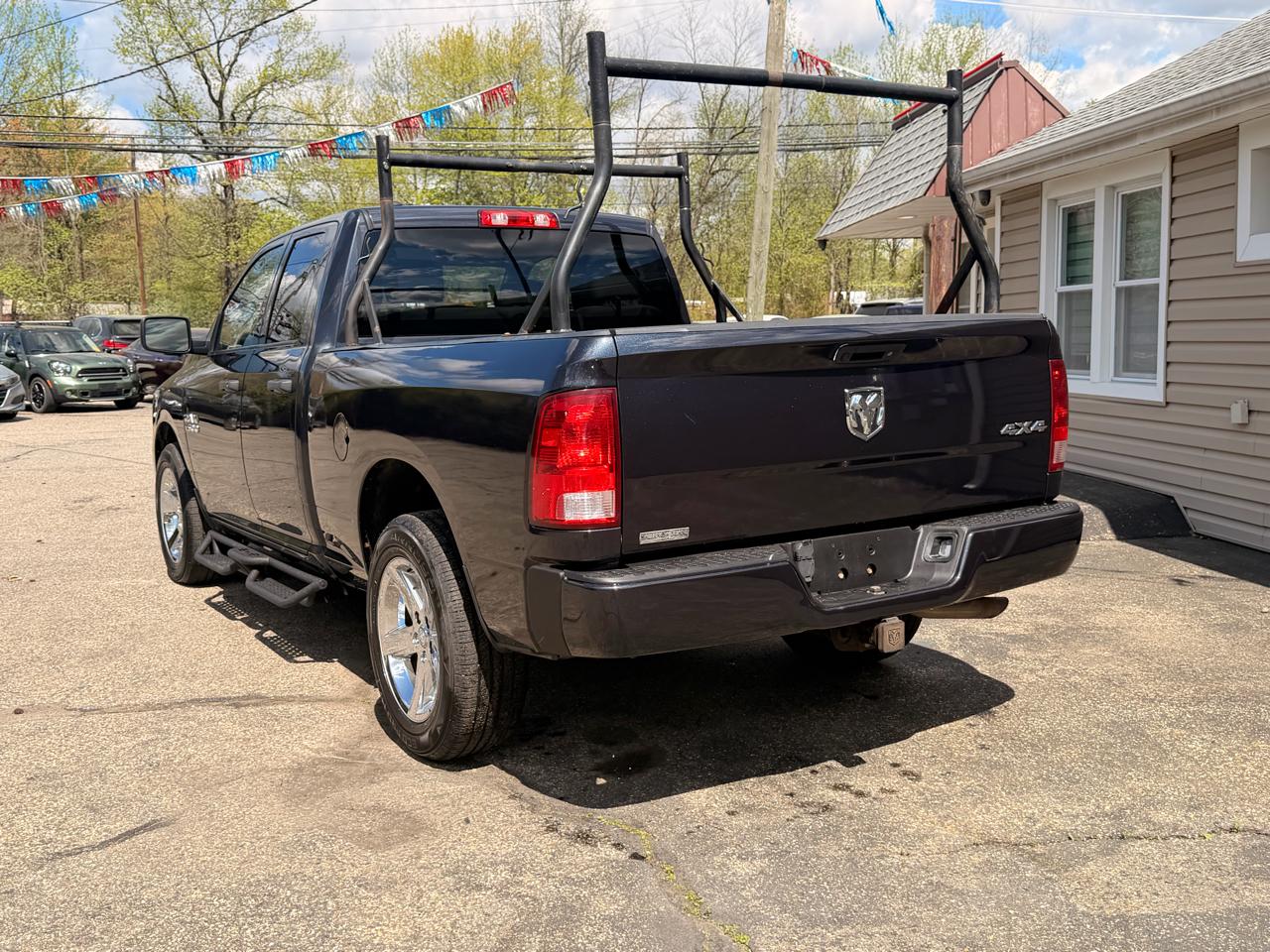RAM 1500 Express 4x4 Quad Cab 6'4" Box 2018
