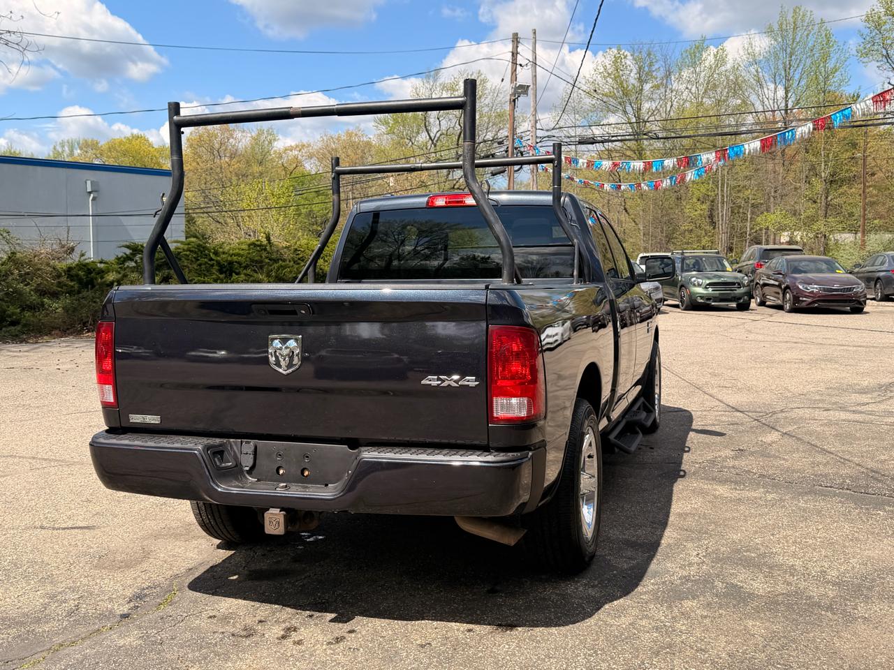 RAM 1500 Express 4x4 Quad Cab 6'4" Box 2018