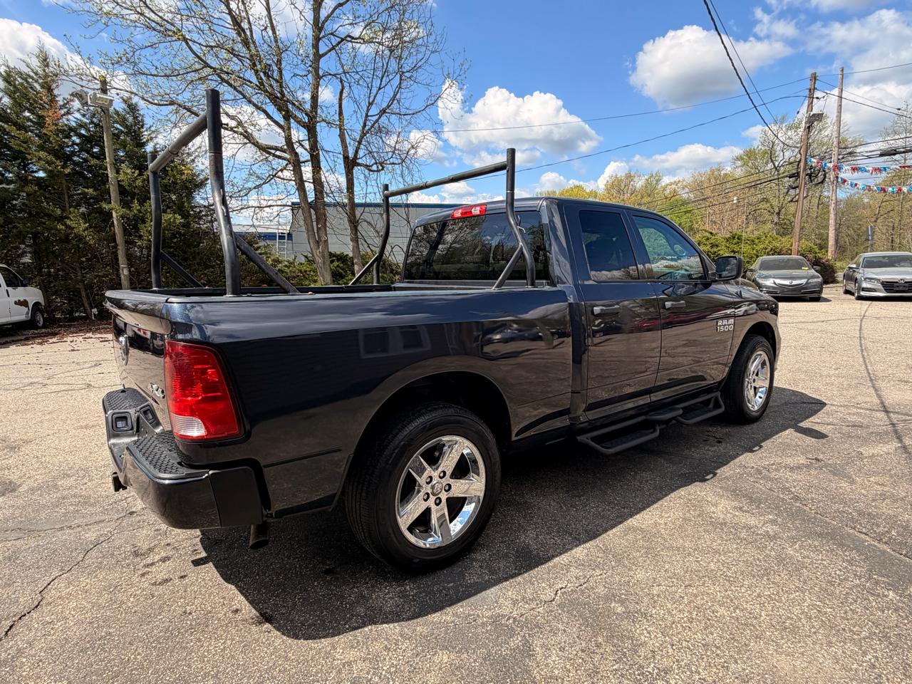 RAM 1500 Express 4x4 Quad Cab 6'4" Box 2018