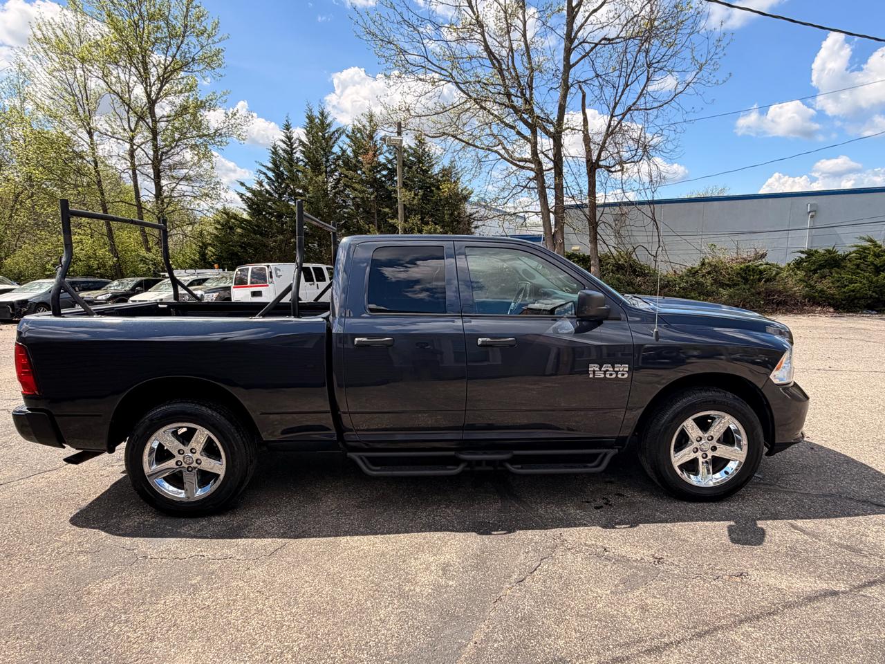 RAM 1500 Express 4x4 Quad Cab 6'4" Box 2018