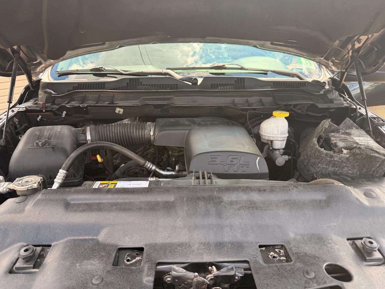 RAM 1500 Express 4x4 Quad Cab 6'4" Box 2018