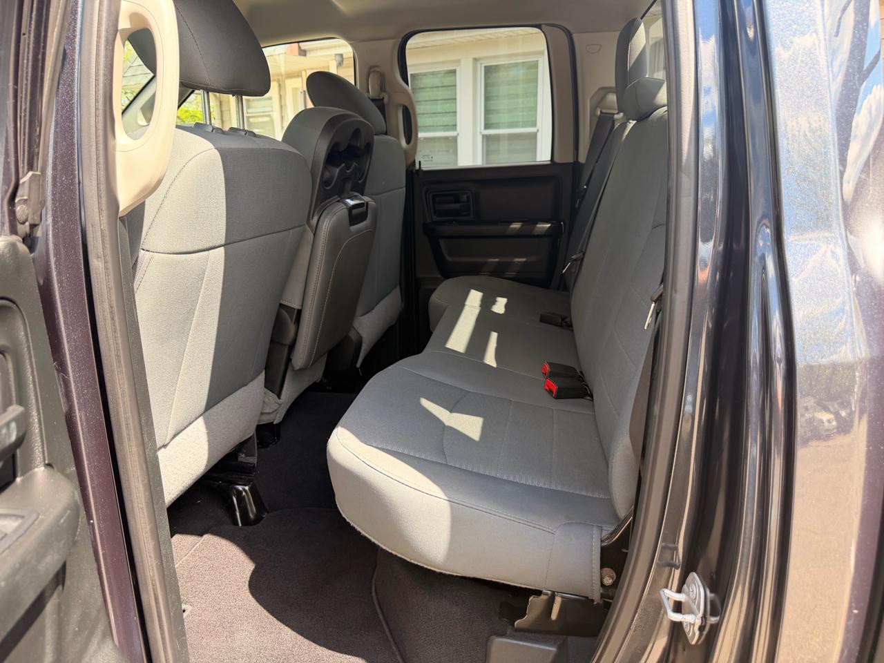 RAM 1500 Express 4x4 Quad Cab 6'4" Box 2018