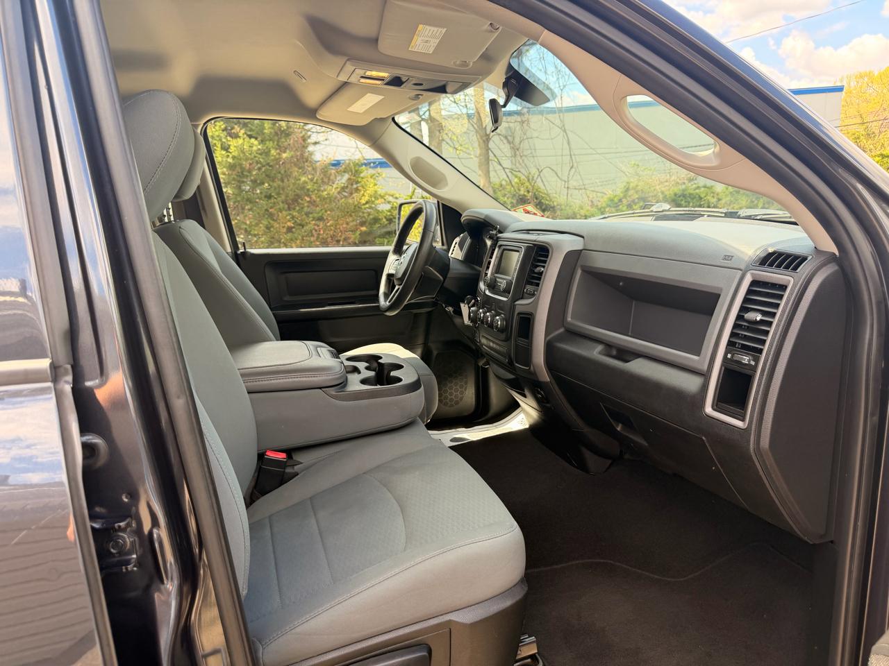 RAM 1500 Express 4x4 Quad Cab 6'4" Box 2018