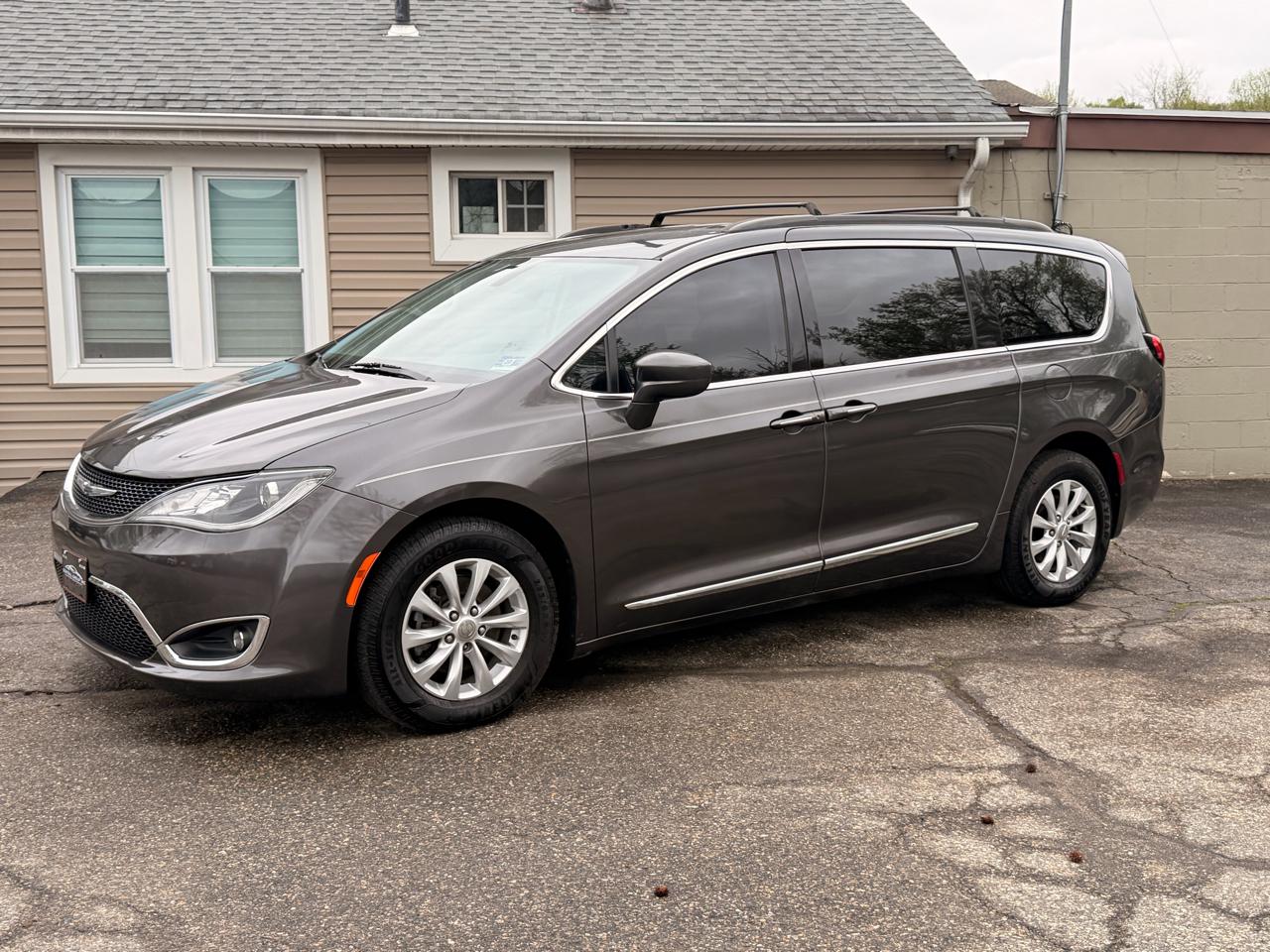 Chrysler Pacifica Touring-L FWD 2017