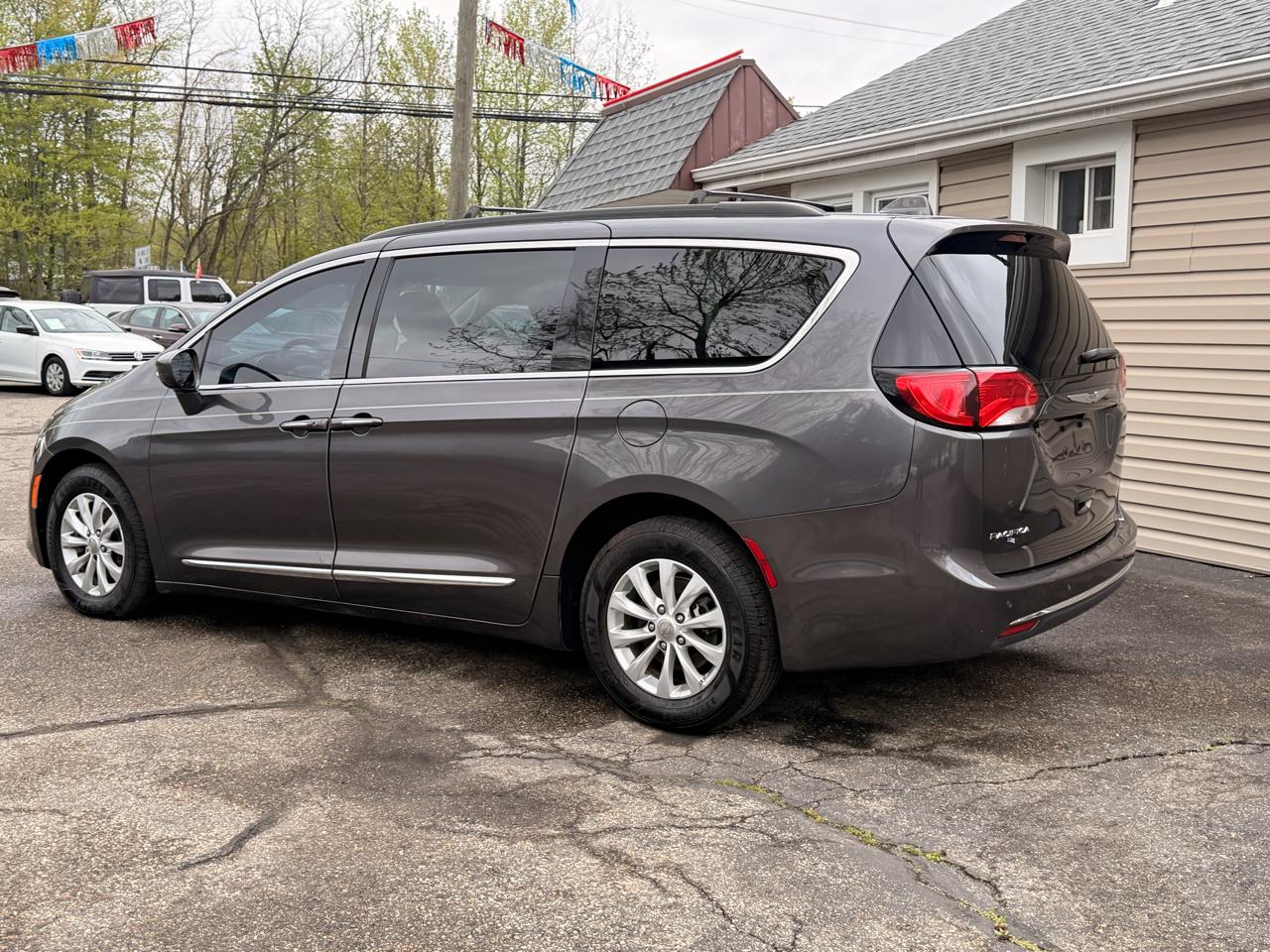 Chrysler Pacifica Touring-L FWD 2017