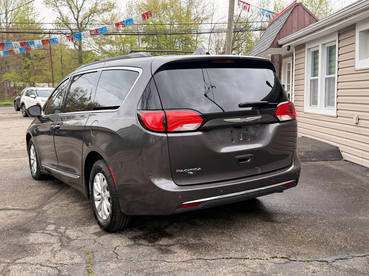 Chrysler Pacifica Touring-L FWD 2017