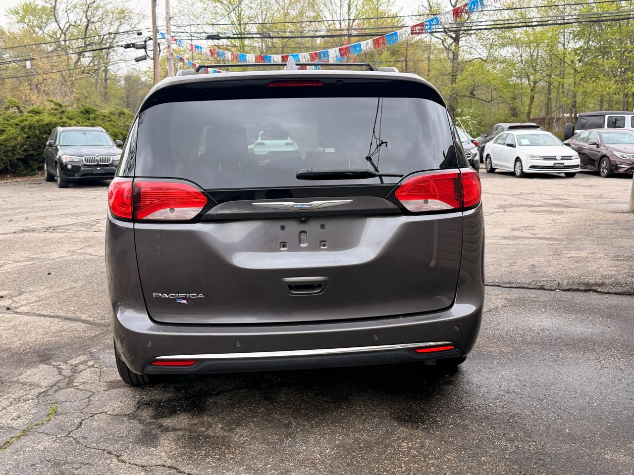 Chrysler Pacifica Touring-L FWD 2017