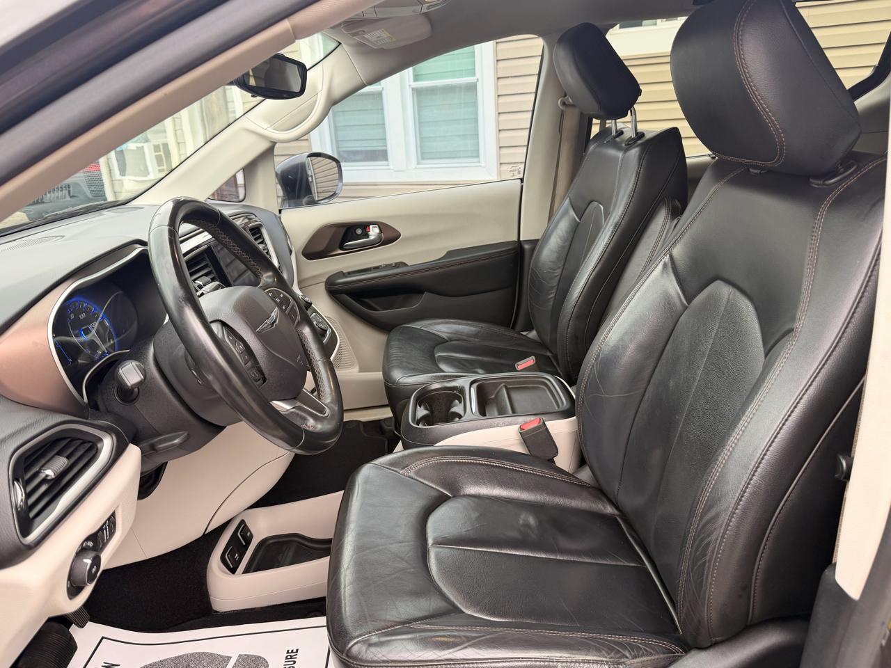 Chrysler Pacifica Touring-L FWD 2017