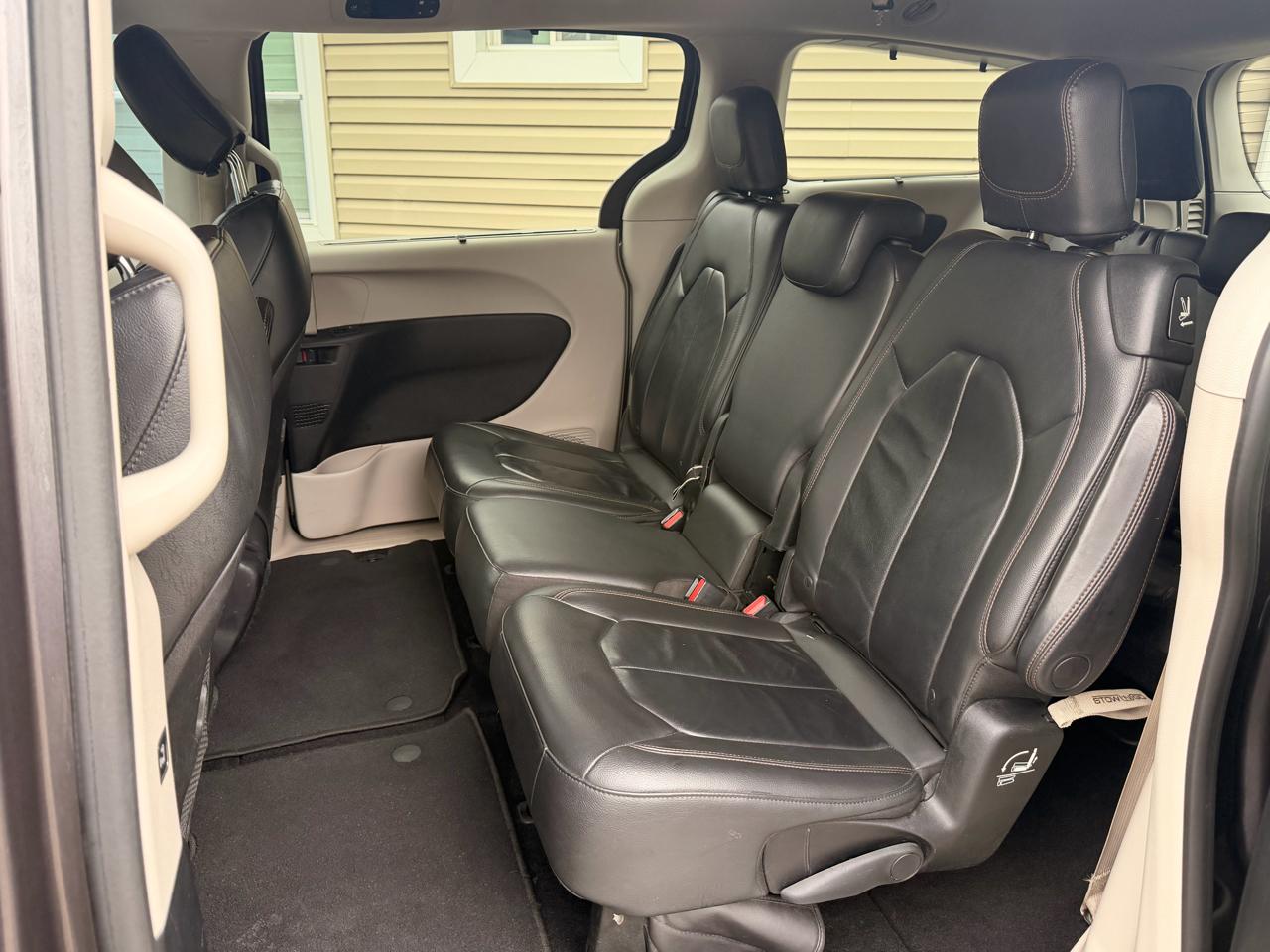 Chrysler Pacifica Touring-L FWD 2017