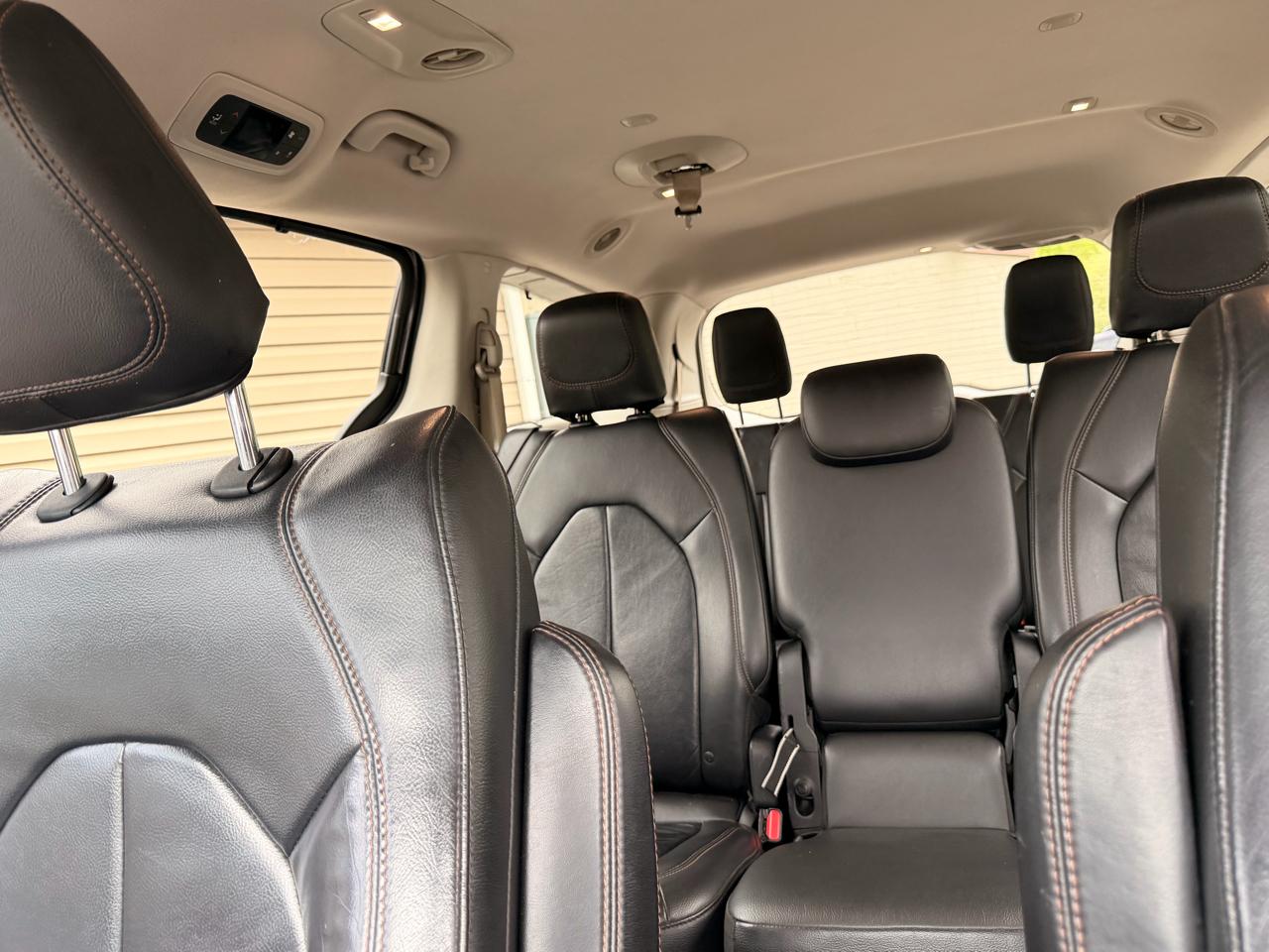 Chrysler Pacifica Touring-L FWD 2017