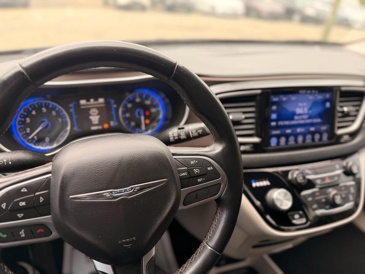 Chrysler Pacifica Touring-L FWD 2017