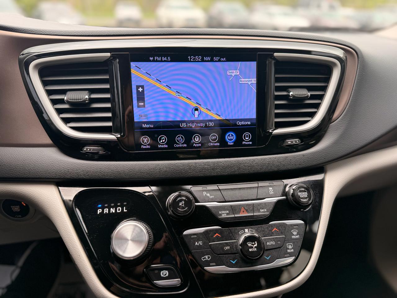 Chrysler Pacifica Touring-L FWD 2017