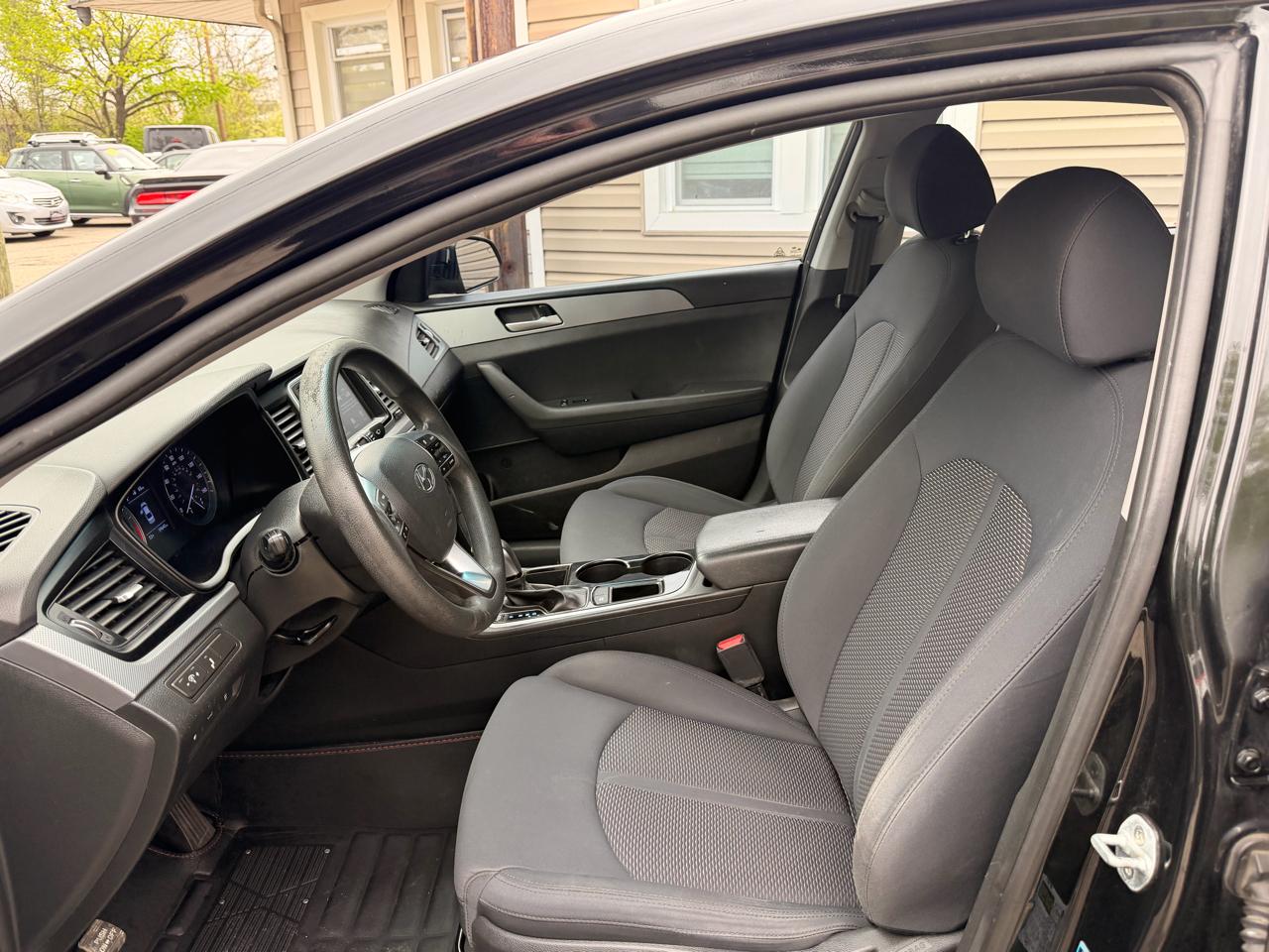 Hyundai Sonata SE 2.4L 2019