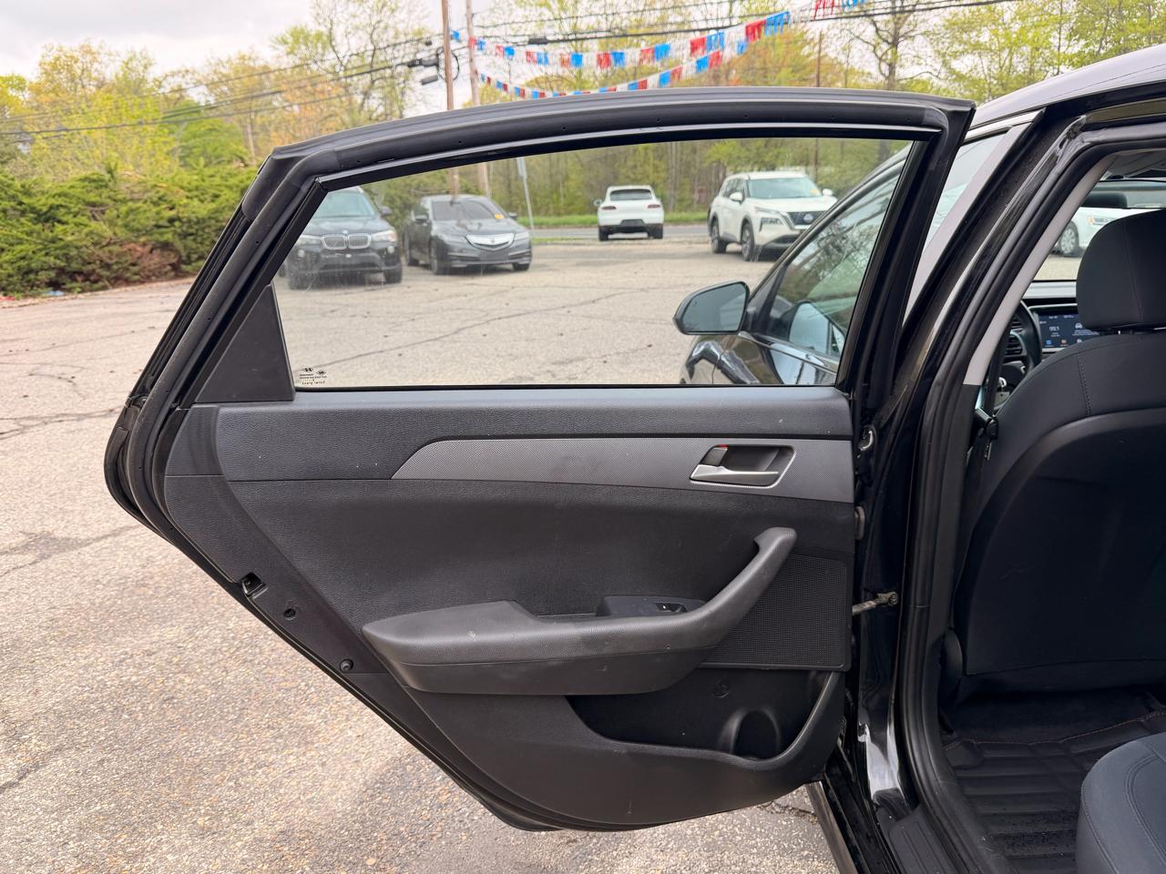 Hyundai Sonata SE 2.4L 2019