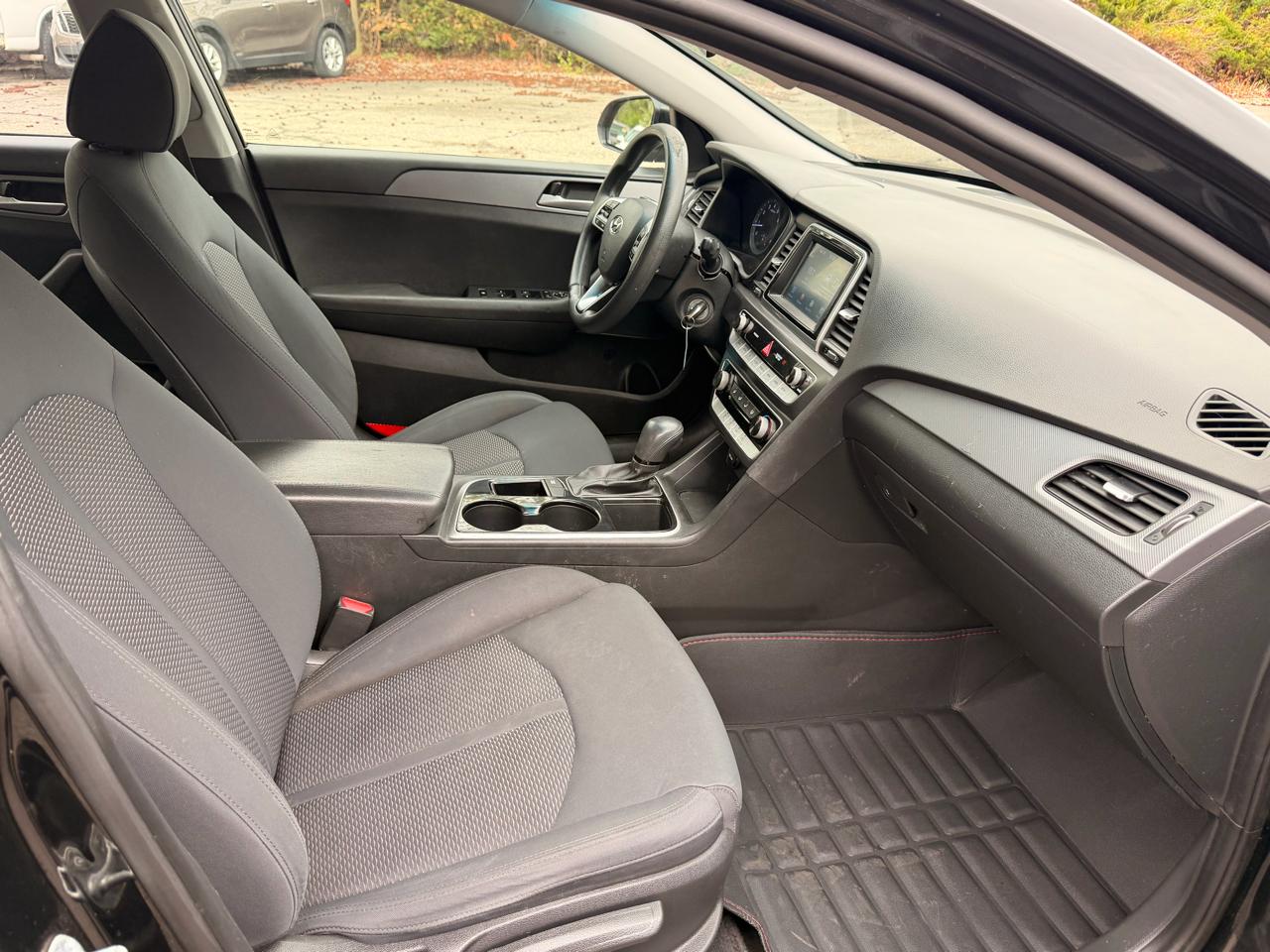 Hyundai Sonata SE 2.4L 2019