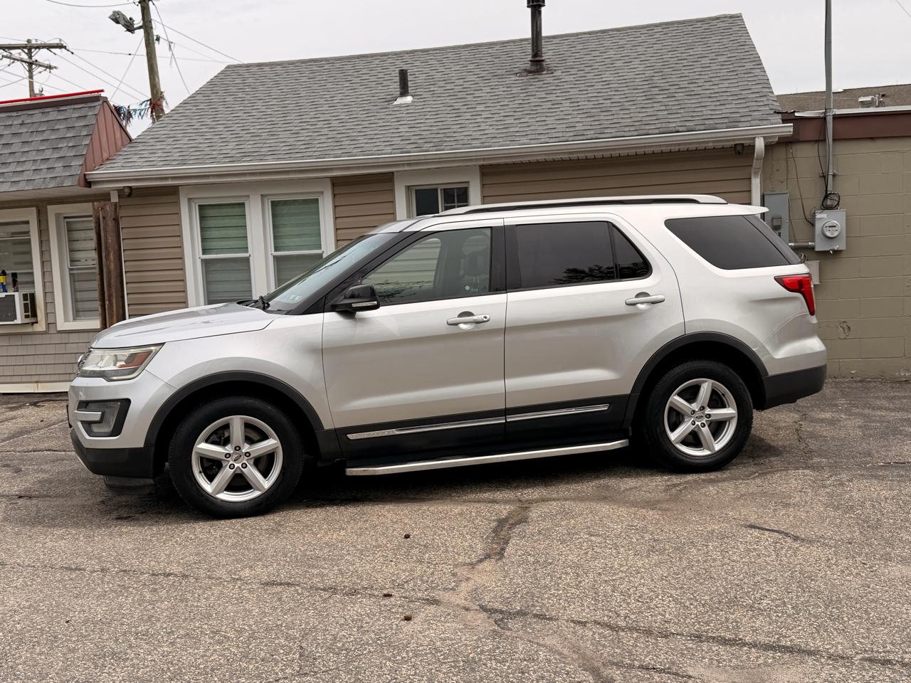 Ford Explorer 4WD 4dr XLT 2016