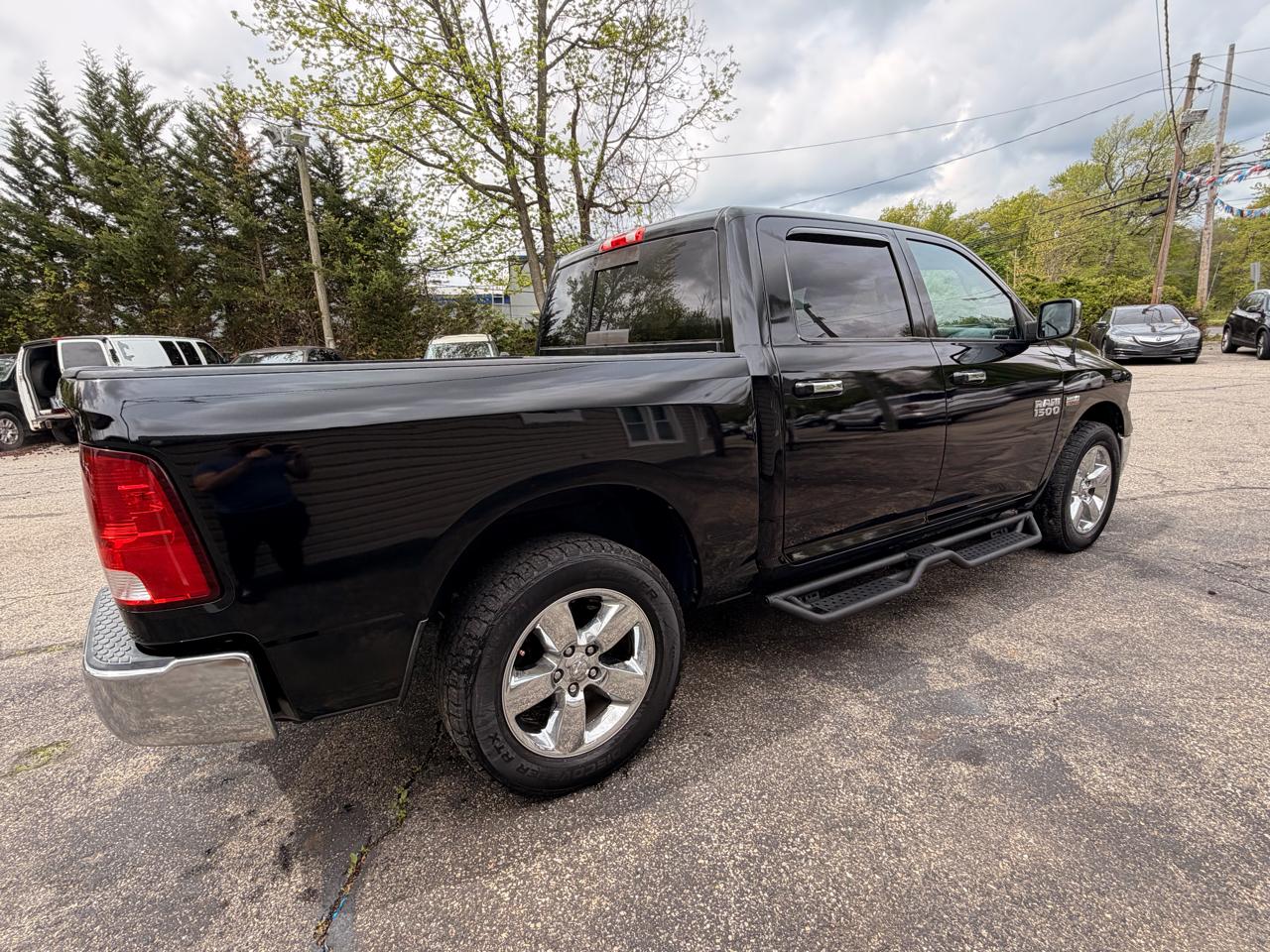 RAM 1500 4WD Crew Cab 140.5" Big Horn 2014