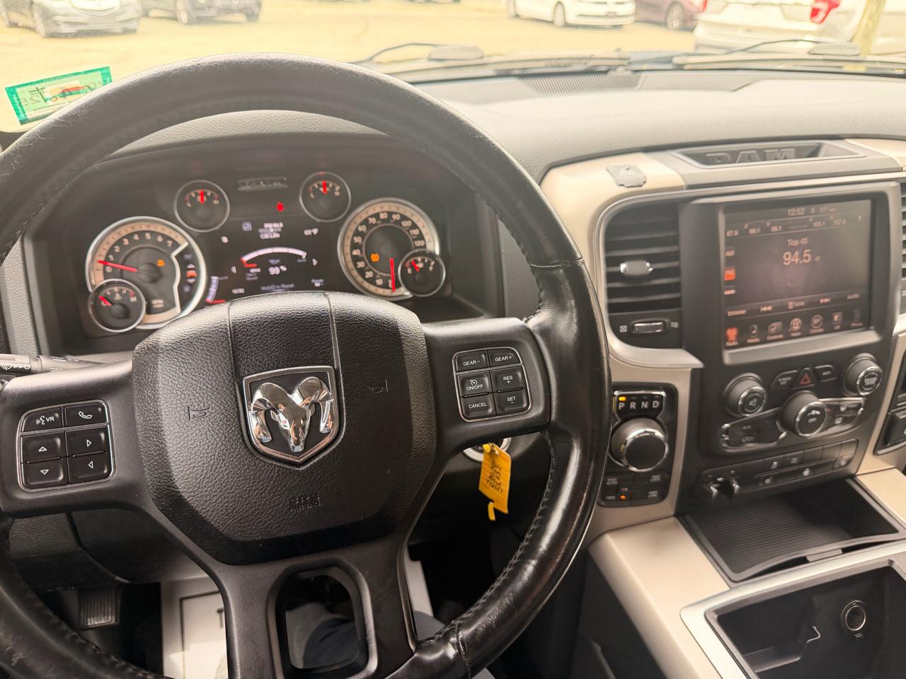RAM 1500 4WD Crew Cab 140.5" Big Horn 2014