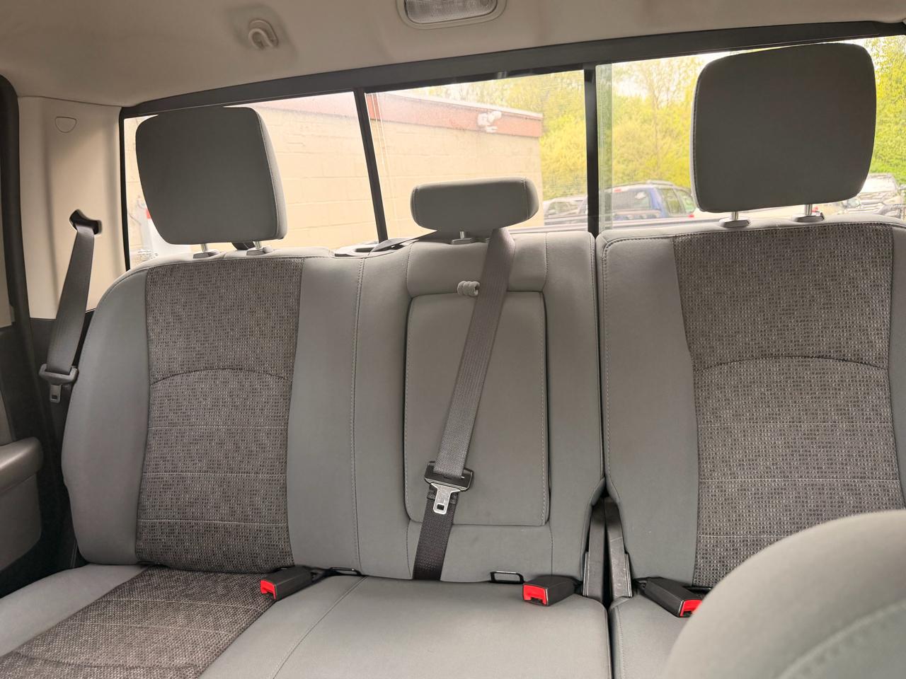 RAM 1500 4WD Crew Cab 140.5" Big Horn 2014