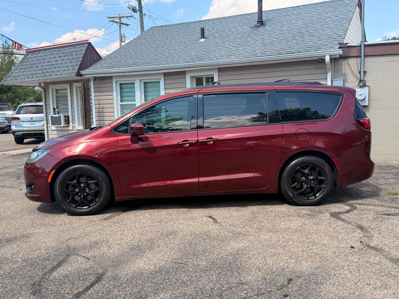 Chrysler Pacifica Touring L FWD 2018
