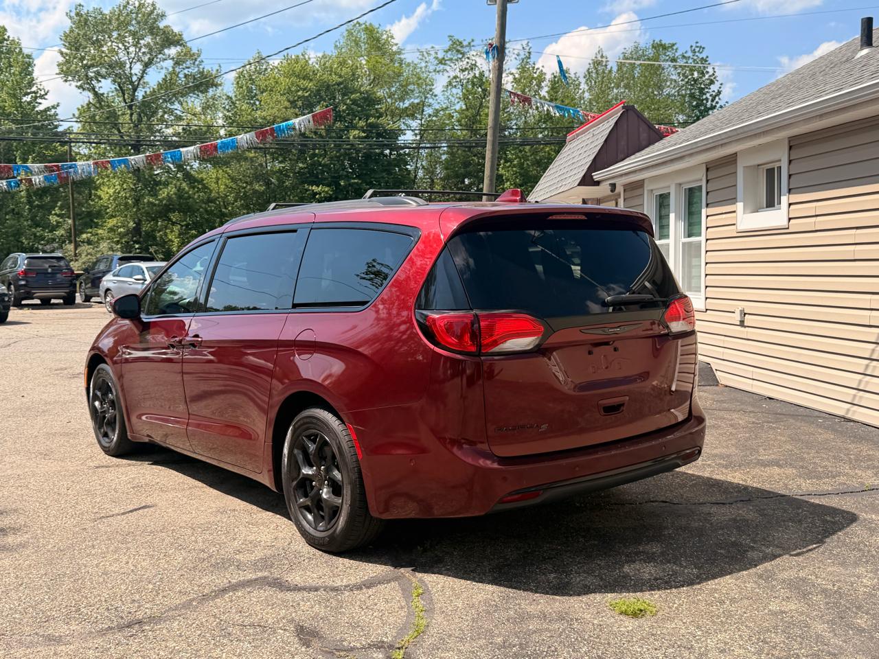Chrysler Pacifica Touring L FWD 2018