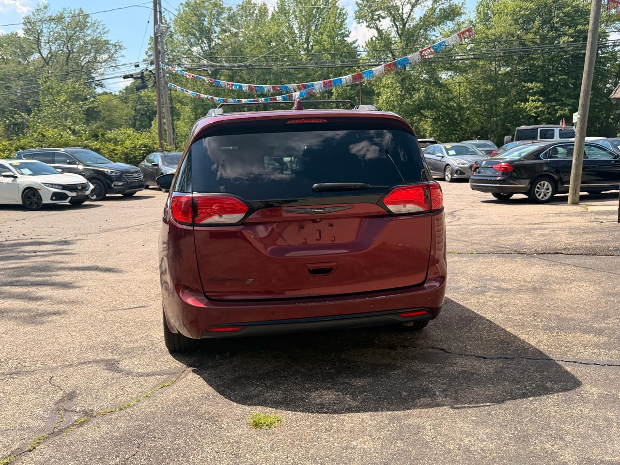 Chrysler Pacifica Touring L FWD 2018